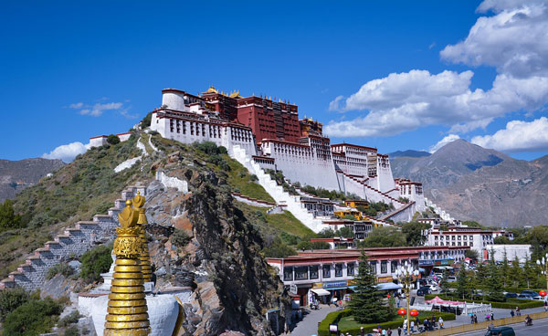 成都租车去西藏旅游多少钱
